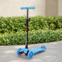 Детска тротинетка 21st Scooter със светещи колела, сгъваема, до 50кг – Синя FS-23042 FS-23042