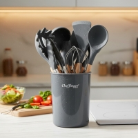 Комплект 12 части кухненски прибори със стойка Cheffinger – силиконови накрайници, дървени дръжки, термоустойчиви до 230°C KN11 KN11